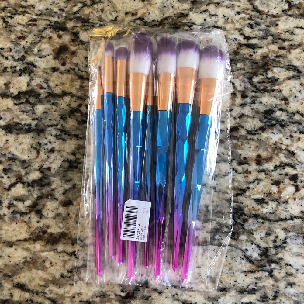 ⬇️PRICE DROP! NWT 10 Piece Makeup Brush Tool Set - Picture 6 of 7
